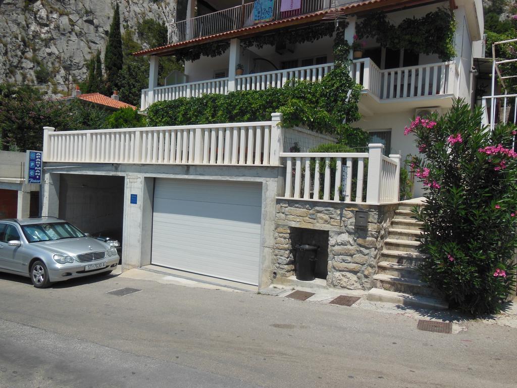 Apartment Petar Omis